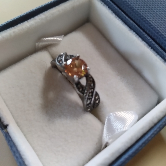 $10 NEW๐ฅ 925 S/S Size 6 Round Imperial Topaz CZ/ Marcasite Baguette ring๐ ๐ฒ - Picture 5 of 7